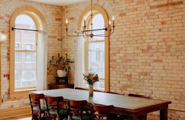 Elegant Downtown Escape in a Historic Landmark