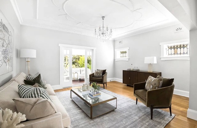 Elegant Eastern Suburbs Residence - close to beaches and CBD