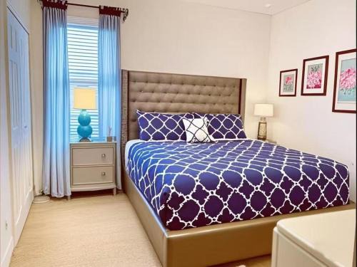Elegant King or Queen Suite Rooms -Private Bath-5 Star Resort-Pool-SPA-Club-Disney-Water Park-WiFi-Smart TV