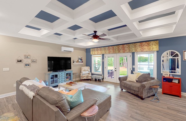 Elegant lakefront home with fast WiFi, large yard & dock