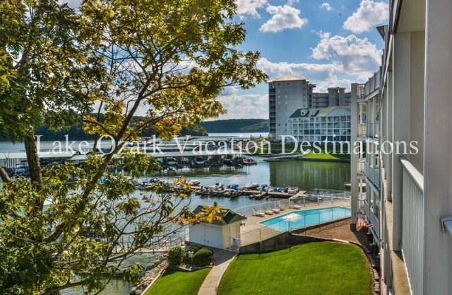 Elégant Lakefront Parkview Bay Condo près de la piscine de magnifiques vues sur le parc, Wi-Fi