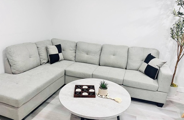 Elegant Legal Suite| King Beds| Private Entrance