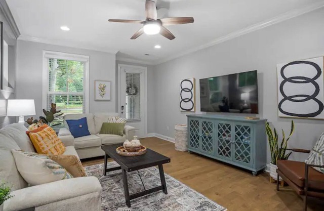 Elegant Luxurious Home, 3 min Duke and 6 min Downtown