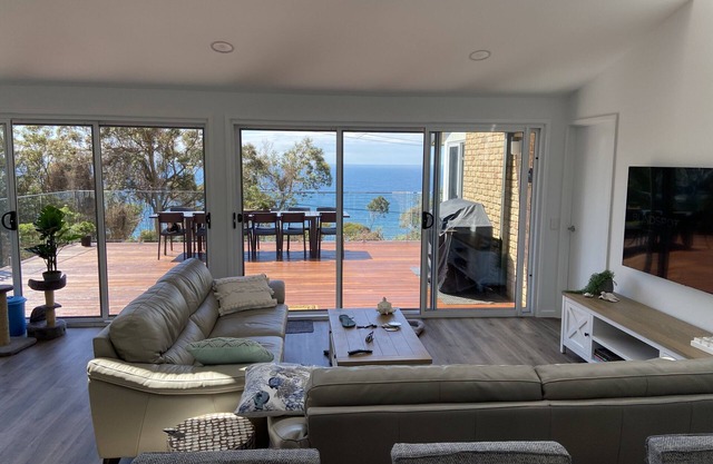 ELEGANT LUXURY WITH STUNNING SEA VIEWS