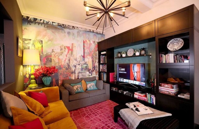 This apartment offers both style and comfort, perfect for couples, families, or business travelers.