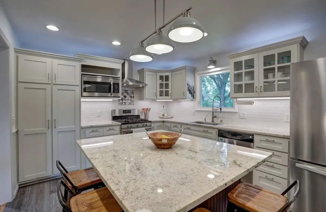 Elegant Space–Premium Kitchen–Spacious & Ideal for Gathering w/ Friends & Family