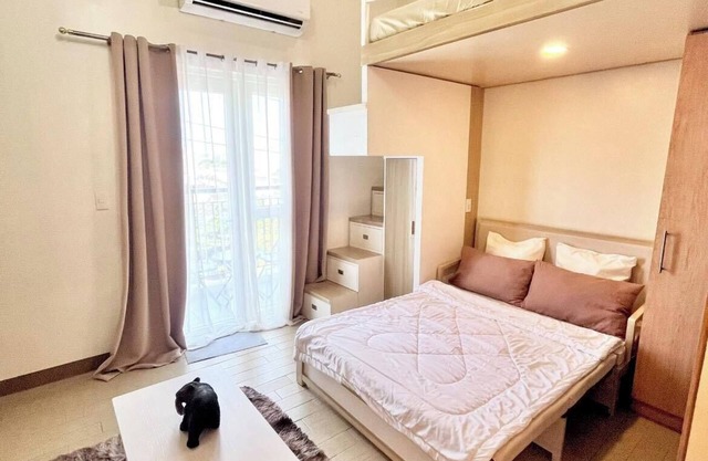 Elegant Studio in Saint Honore
