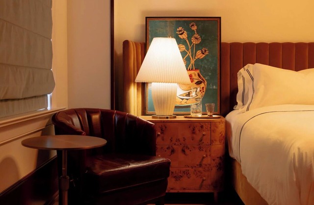 Elegant Suite Steps from Convention Center - 5 Min Walk