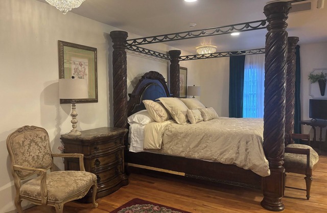 Elegant two room loft in historic downtown Excelsior Springs.