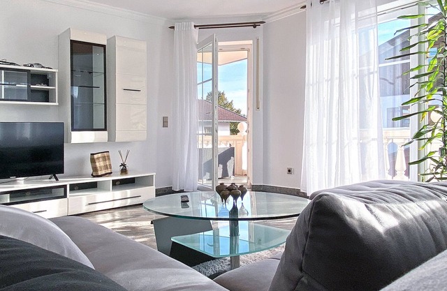 Elegant vacation apartment 100sqm, up to 6 guests, balcony, wellness/sauna