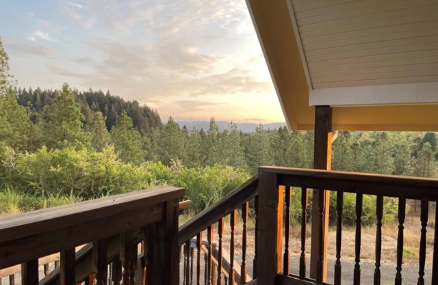 Elegantly appointed guest apartment on beautiful farm estate in west Eugene.