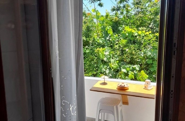 Eleimonitria house vous attend pour vous accueillir au coeur de la mer Egée
