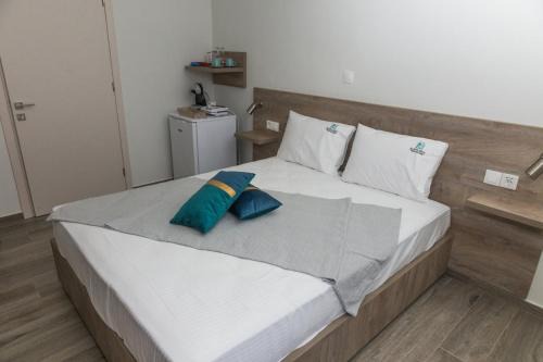 elenamou rooms