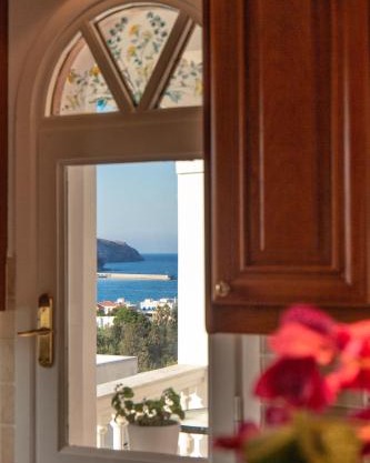 Eleni's Seaview House