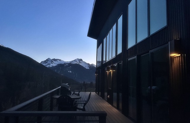 ELEVATED LIVING MOUNTAIN RETREAT