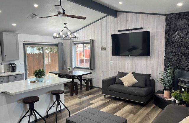 Elevated Vibes + A/C + Hot-Tub & Ping Pong!