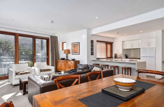Elevation 7 Luxury accommodation in the village with gas fire