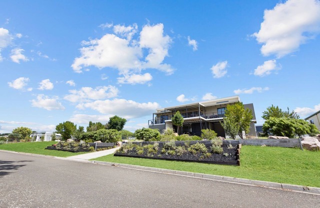 Élévation - Newlands Arm, VIC