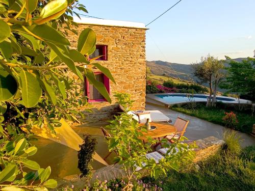 Elissavet Cycladic Stone House with private pool, nice view and fantastic sunsets