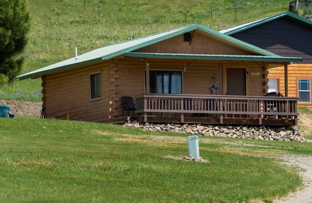 Elk Cabin pour 4 personnes, charme rustique avec une vue imprenable sur les montagnes Beartooth