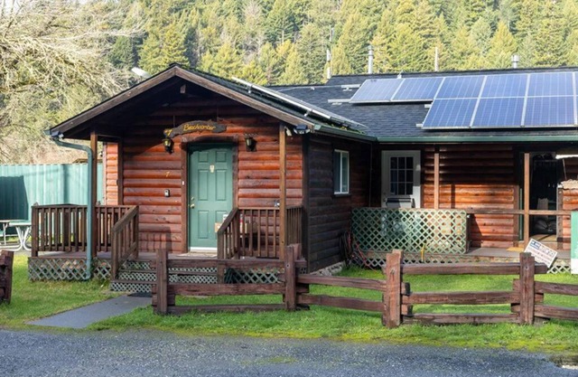 Elk Meadow Cabins 7 Beachcomber Studio