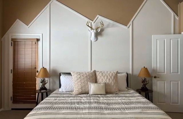 Elk on the Nine - Stay Near Route 66, Grand Canyon, Golf, and The Polar Express!