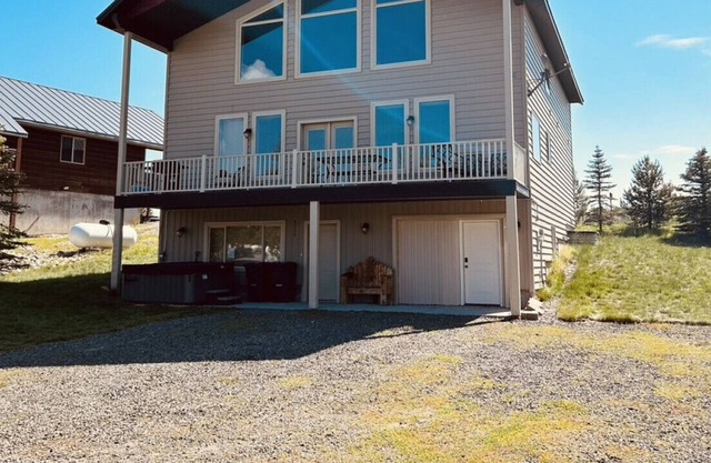 Elk Ridge Retreat, Yellowstone, Sleeps 26, Hot Tub