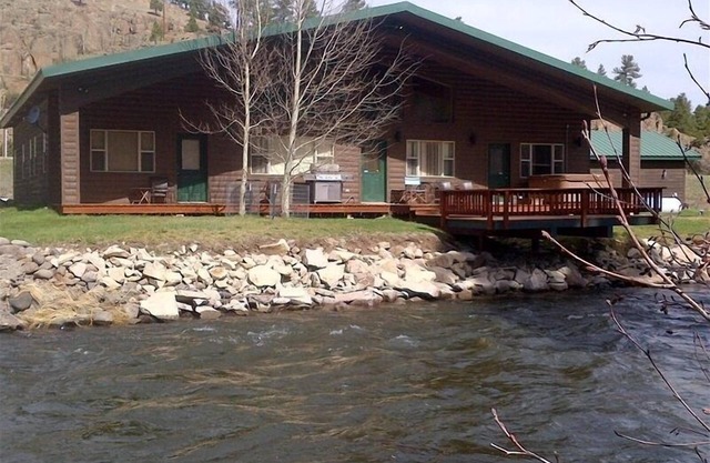ELK RIVER HOUSE, 15 personnes, bain à remous, Garage, Table de billard, Wi-Fi, TV satellite