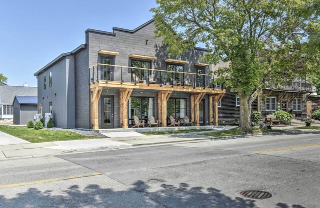NOUVEAU! Elkhart Lake Townhome - 3 km de route en Amérique!