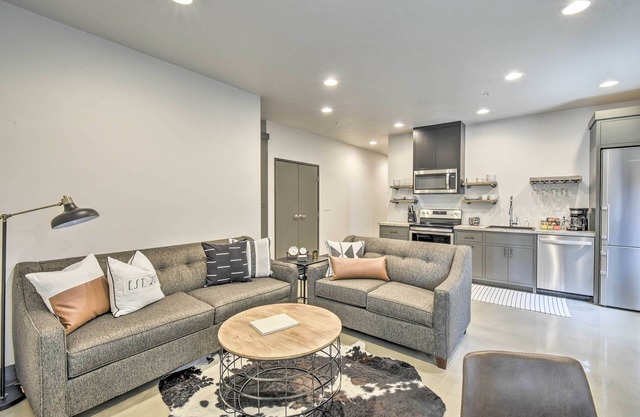 NOUVEAU! Elkhart Lake Townhome - 20 mi à Sheboygan!