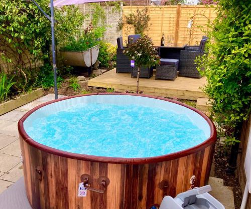 Elkstone House, Hot tub Luxury, Comfortable Home