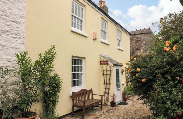 ELLENOR, pet friendly, character holiday cottage in Malborough