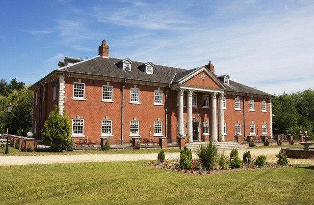 Elme Hall Hotel