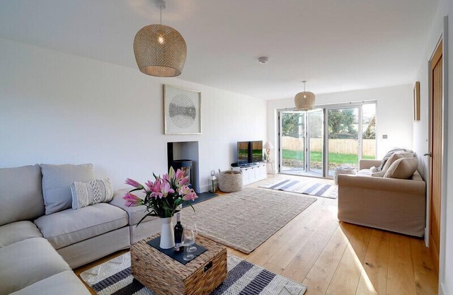 ELMWOOD, pet friendly, with open fire in Port Isaac
