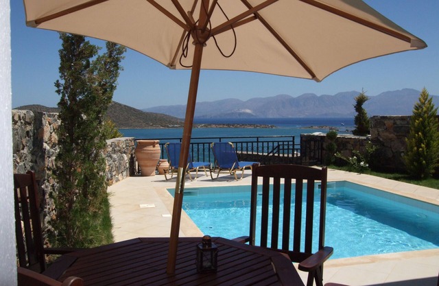 Beautiful Modern Cretan Villa overlooking the Mirabello Bay