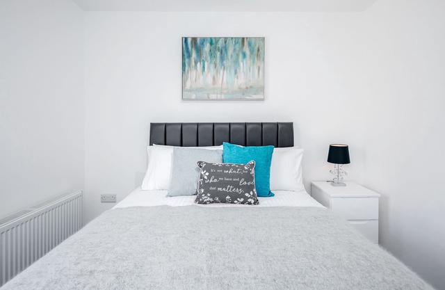 Elthorne Luxury Apartments EL3
