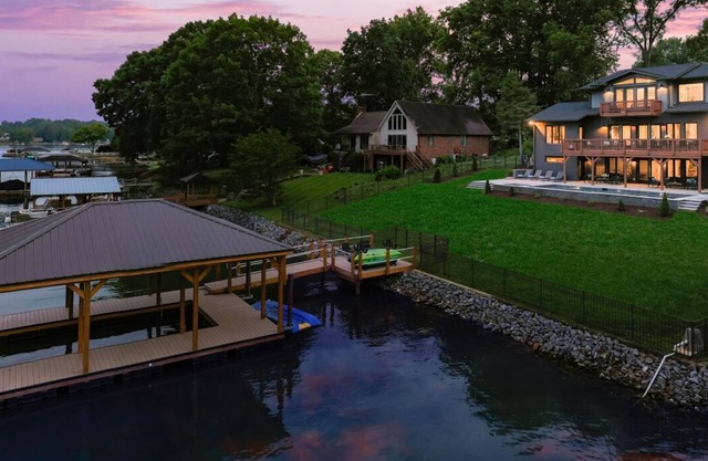 Elysian Shores w/Heated Pool & Optional Boat Rental