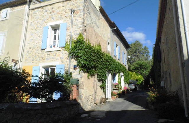 MAISON de VACANCES dans les CORBIERES VITICOLES, A EMBRES- ET- CASTELMAURE (11)