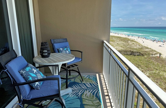 CONDO OCEANFRONT / BALCON / 4ème ÉTAGE / BEACH / TIKI BAR / KID FRIENDLY / CLEAN