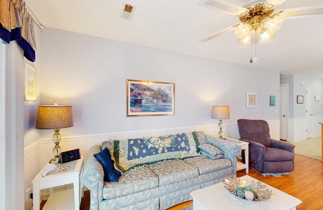 Emerald Pointe 1-C