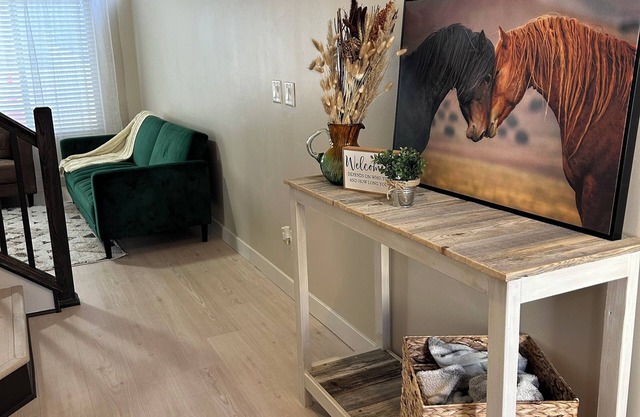 Emerald Retreat 4 bedroom house; 3 bath; sleeps 12