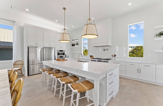 Emerald Sunset by AvantStay | 9BDR Villa | Pool+Game Room+Rooftop+Walk to Beach