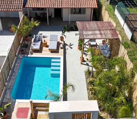 Emina Palms