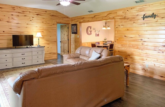 Emory Escape w/ Pond Access < 13 Mi to Lake!