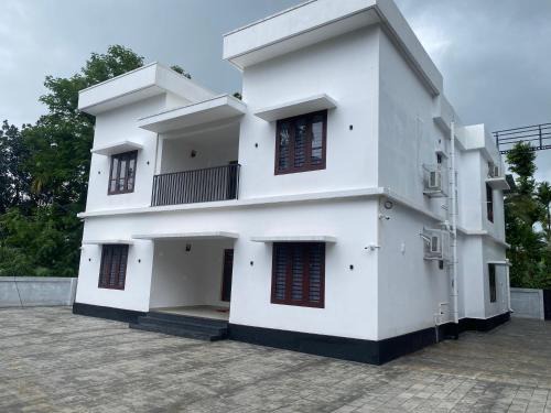Empire Mona Villa