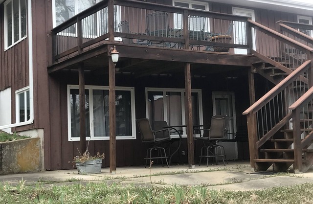 Emporia Lakehouse - gravel bike, disc golf, ah-quiet