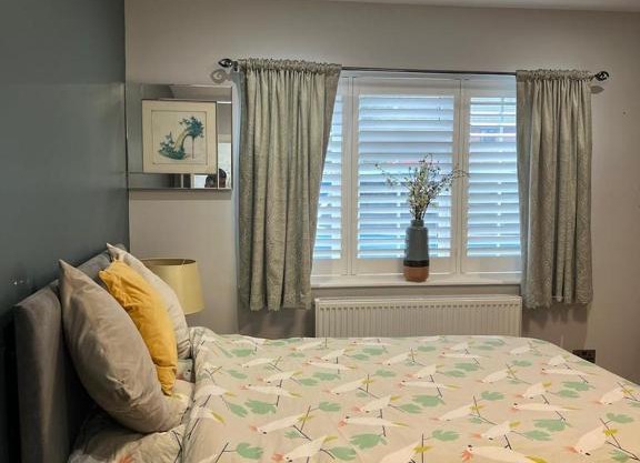 En-suite Double Room - Private Entrance & Free Parking