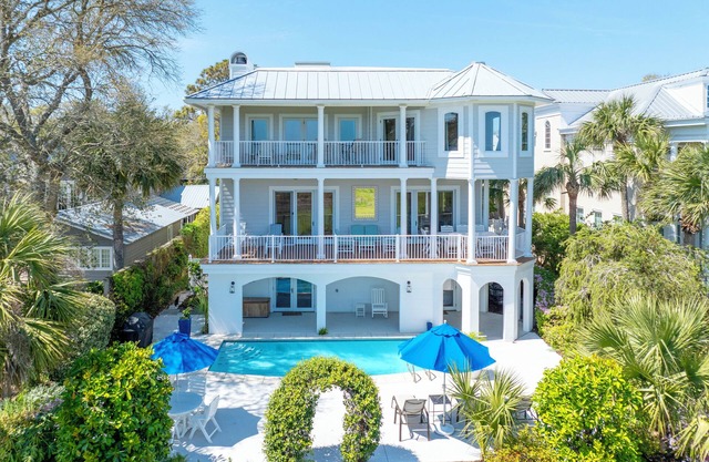 Enchanted Hideaway, Stunning Oceanfront Home, Private Heated Pool!