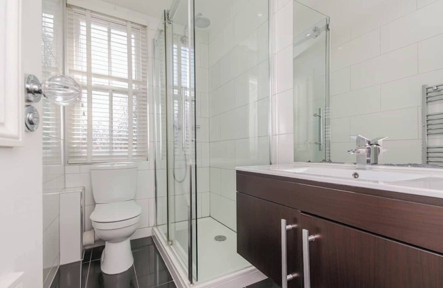 Enchanting 2-bedroom apartment with WiFi in Oxford