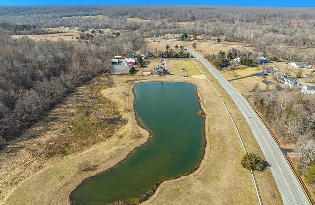 Enchanting 20-acre Therapeutic Farm Resort w/ petting zoo and onsite activities!